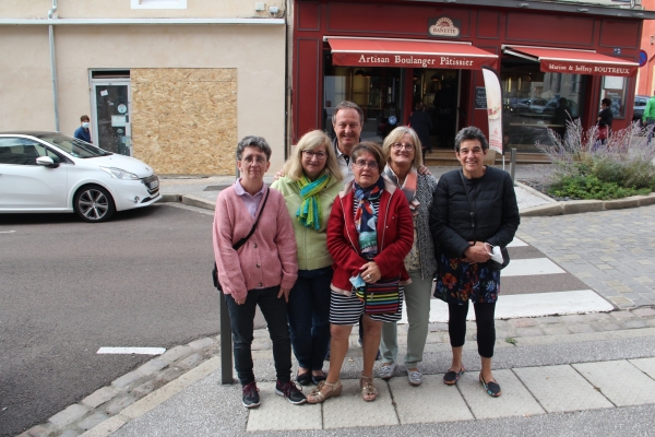 Carton plein pour l'opération «Corniottes et vin doux» du Comite de bienfaisance du Quartier De La Citadelle