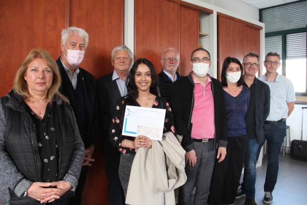 Remise d'une bourse d'encouragement de la Fondation Marchetta à une étudiante de CPGE du lycée Niépce-Balleure