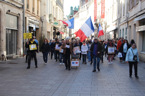 Une cinquantaine de personnes pour la 37ème manifestation anti-passes