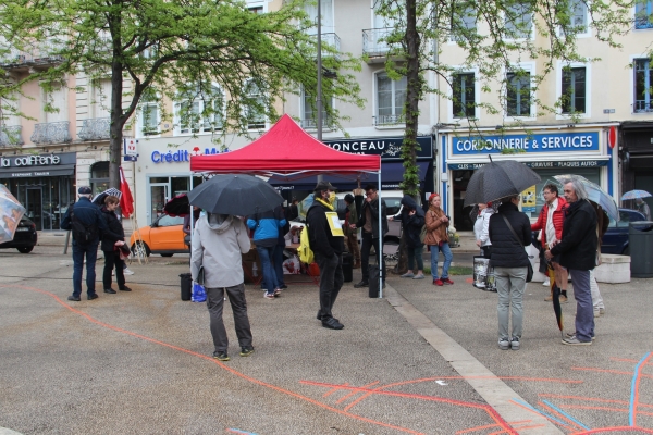 «On est toujours là!», clame le Collectif Chalonnais Libertés et Vérité