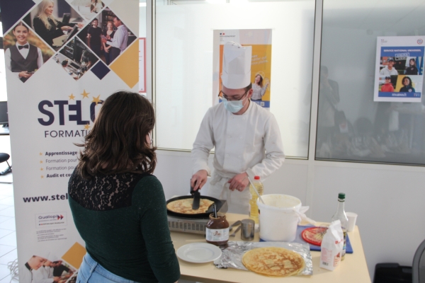 Une trentaine de jeunes venus à l'animation crêpes de la Mission Locale du Chalonnais