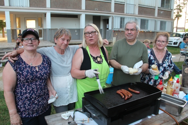 Quand la Fête de l'Union Populaire rencontre la Fête des voisins aux Aubépins