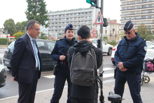 La Police renforce le contrôle des utilisateurs de trottinettes électriques à Chalon-sur-Saône