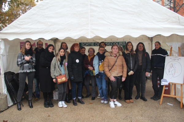 Mobilisation d'associations Chalonnaises pour la journée internationale de lutte contre les violences faites aux femmes