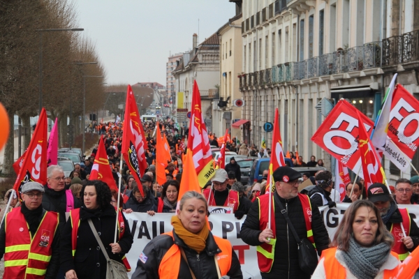 Réforme des retraites : l'Intersyndicale revendique plus de 11 000 manifestants à Chalon-sur-Saône, la Police 9000