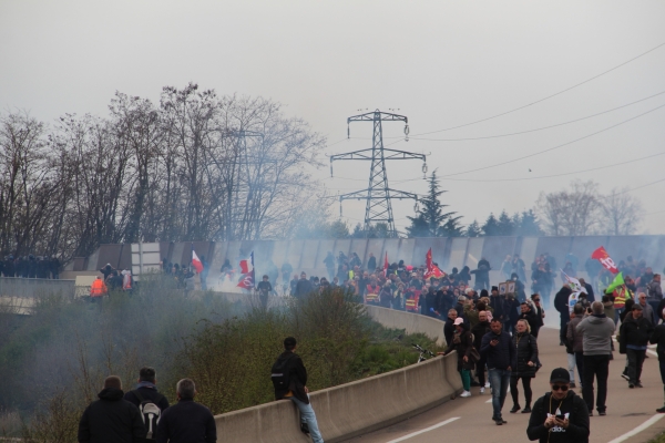 Réforme des retraites : Jets de gaz lacrymogènes aux abords du rond-point de Lux