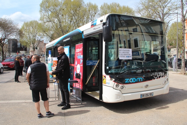 Ce mercredi, c'était le retour du Bus de l'emploi