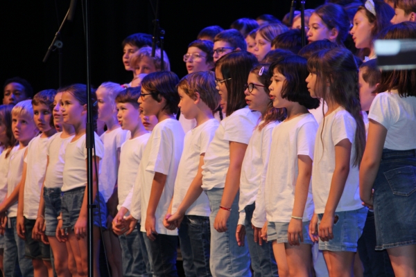 Du monde à la salle Marcel Sembat pour le spectacle Be-Bopéra