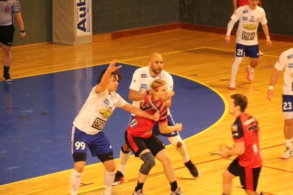 Handball. Nationale 3 Masculine - Poule 6 : Victoire tranquille des Bleus et Blancs face à la lanterne rouge  CSHB (37-23)