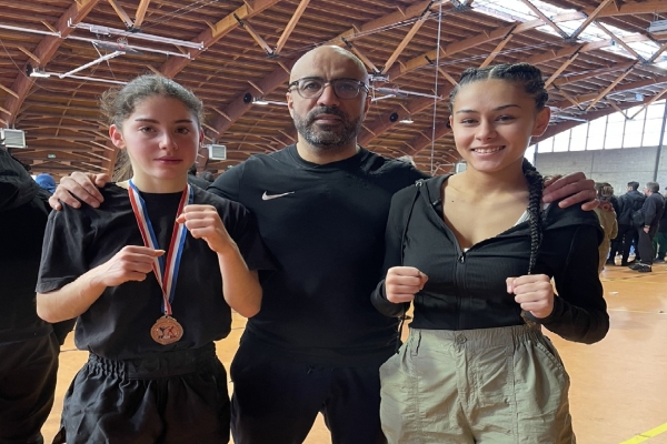 Lili Janicot et Manon Gilot ont fièrement défendu les couleurs du  Full Combat Academy