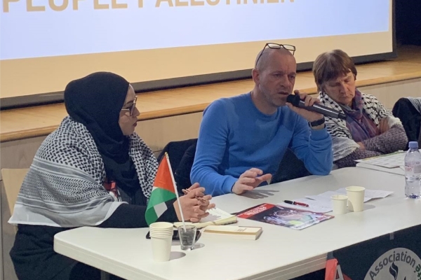 L'avocat et militant franco-palestinien Salah Hamouri en conférence à Châtenoy-en-Bresse