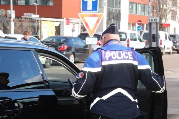 Opération de contrôle à la Gare de Chalon-sur-Saône : les taxis dans le viseur de la Police