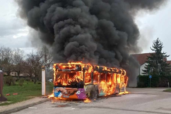 Incendie d'un bus à Champforgeuil : Que s'est-il passé ?