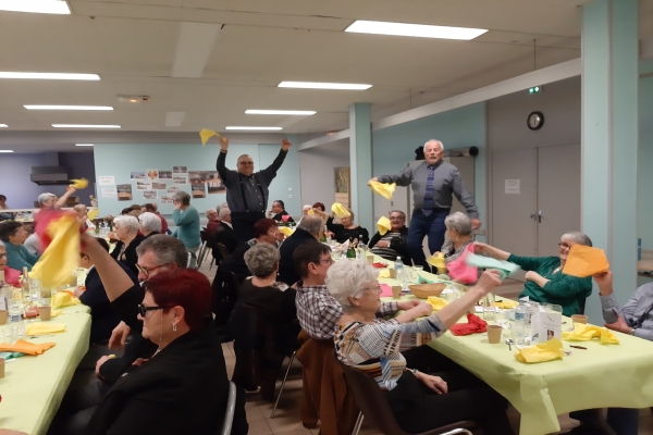 Ambiance de folie au Repas Landais du Comité de bienfaisance des quartiers Boucicaut- Colombière- Verrerie - Champ Fleuri