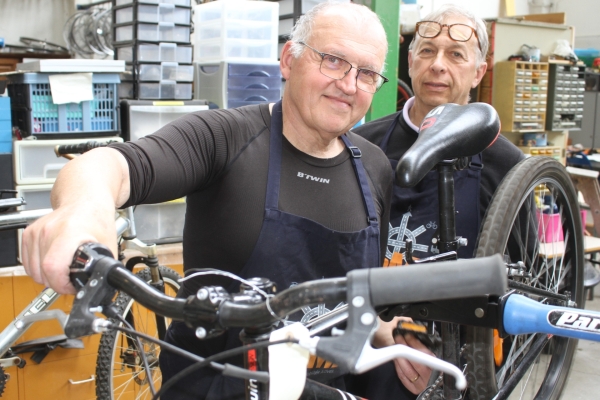 Atelier Vélo de l'Espace PaMA  : remettre son vélo sur pied en toute autonomie