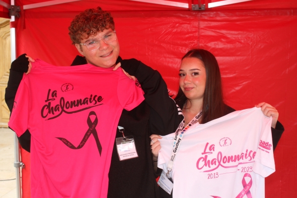 Deux élèves du lycée Émiland Gauthey mobilisés pour Octobre Rose