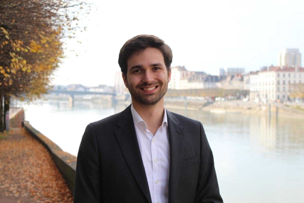 «Encore une marche avant les 28 ans» : quand le message d'anniversaire de Clément Mugnier devient un clin d'œil politique