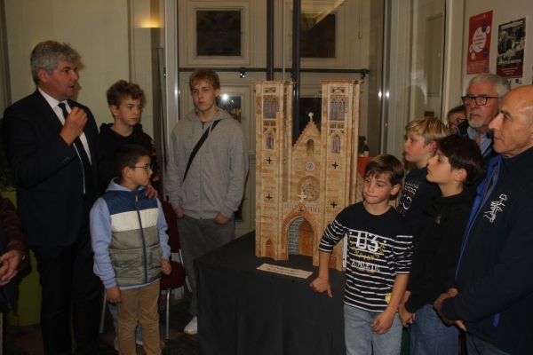 Une monumentale maquette de la cathédrale Saint-Vincent dévoilée à l'Hôtel de Ville