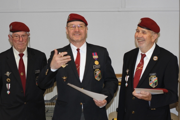 Les bérets rouges de l'UNP section 712 réunis pour la galette des Rois
