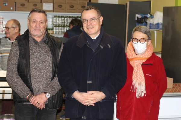 Le sous-préfet Olivier Tainturier en visite au centre de distribution des Restos du Cœur de Chalon-sur-Saône : une situation jugée préoccupante