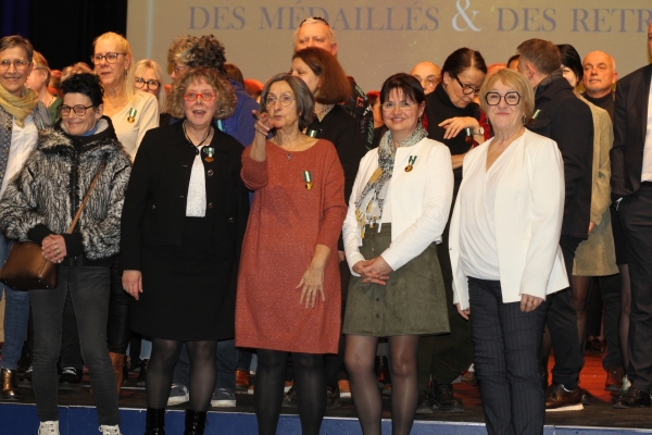 Agents médaillés et retraités mis à l'honneur à Chalon-sur-Saône