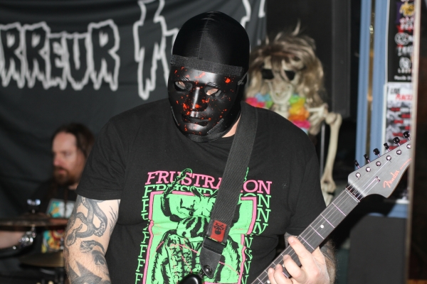 Terreur Twist fait frissonner le Place 2B avec son horror surf metal