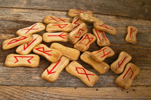 Un repas-conférence bien-être autour de la magie des runes