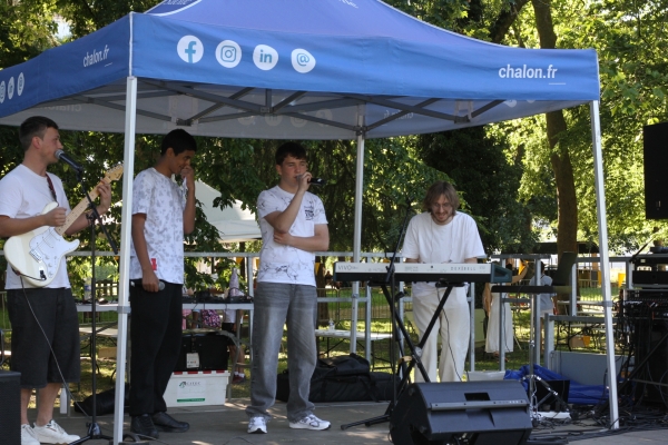 Aux Aubépins, Fleur sous Bitume révèle les talents de la jeunesse