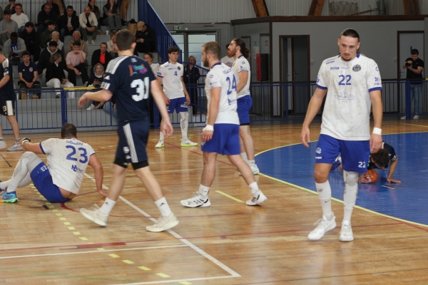 Handball. Prénationale Masculine : Chalon laisse filer la victoire au bout du suspense face à Vesoul (34-34)