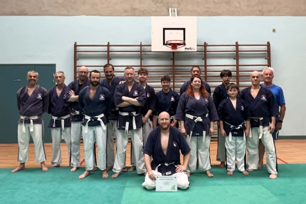 Benjamin Houillé reçoit son diplôme de 2ème dan au Yoseikan Budo Chalonnais