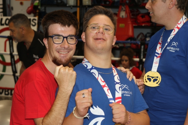 Les handiboxeurs du Ring Olympique Chalonnais terminent la saison en beauté