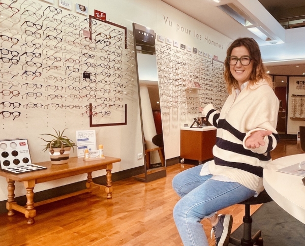 Romane, opticienne chez Alexandre Opticien Lunetier : « Ici, je retrouve goût à mon métier »