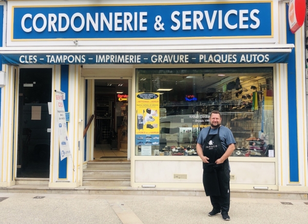 Cadre dans une banque, il devient cordonnier place de Beaune