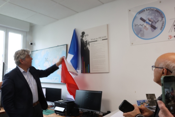 Pour son 50ème anniversaire le Club Radioamateurs Chalonnais a rendu hommage à Marcel Pillon fondateur du CRAC.