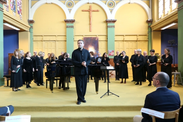 Le Chœur de chambre "Les Voix en Aparté" a fait vibrer le cœur du public dans l’église du Sacré Cœur dimanche 8 mai.