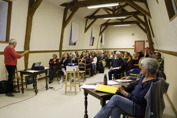 L’Association Musique/Pluriel en assemblée générale ordinaire au Château de la Loyère.