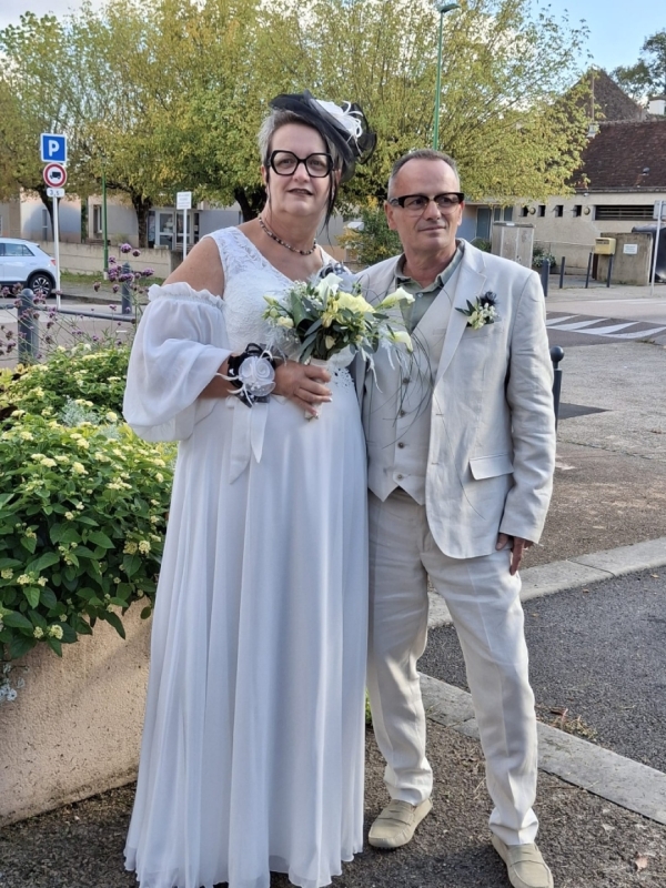 30 ans après leur mariage, Sylvie et Noël ont renouvelé leurs vœux à la mairie de Champforgeuil.