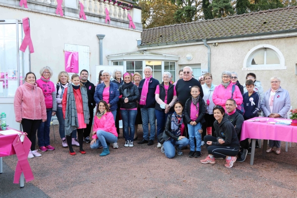 Les habitants de Champforgeuil ont marché dimanche 10 pour "Octobre rose".