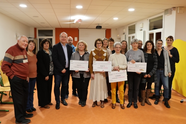 Cérémonie de remerciements aux bénévoles et aux associations qui œuvrent au CCAS de Châtenoy le Royal.