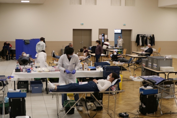 Gaufres et soupe à la collecte de sang de l’amicale de Châtenoy-le-Royal ce 21 février 2022.