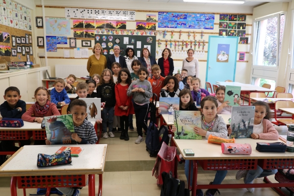 Les classes de CP et ULIS du groupe scolaire de Cruzille de Châtenoy le Royal ont voté pour le prix littéraire : Prix des Incorruptibles.