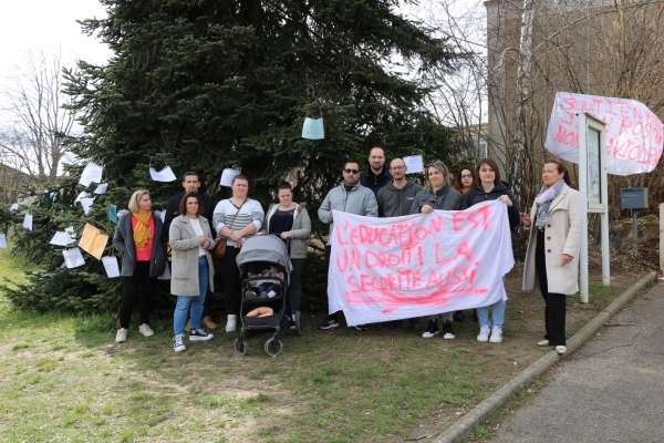 Les parents d’élèves mobilisés contre l’insécurité à l’école Rostand de Châtenoy le Royal.
