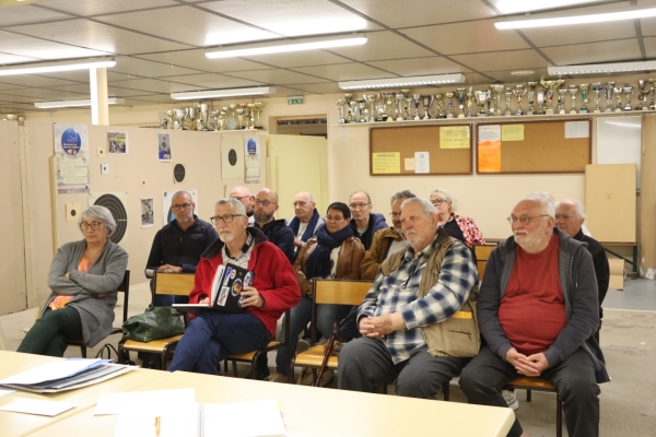 Débriefing sur la marche "la Châtenoyenne", l’OMS et les associations sportives et culturelles font le bilan.