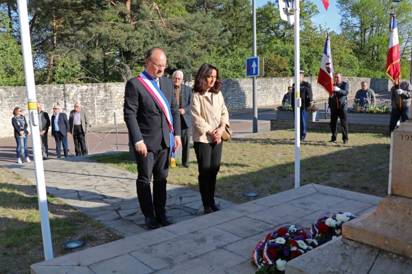 Journée nationale du souvenir des victimes et des héros de la déportation à Châtenoy le Royal.