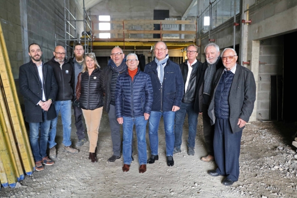 Châtenoy le Royal optimise son patrimoine en créant des box à louer dans une des halles des Rotondes.