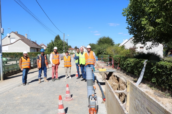 475 000 € de travaux de rénovation du réseau d’eau potable et du réseau d’assainissement de la rue des Jonquilles et de l’allée des Myosotis à Châtenoy le Royal.
