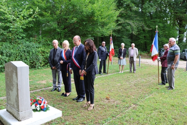Châtenoy le Royal a rendu hommage aux quatre Fusillés du bois de la Garenne du 26 août 1944.