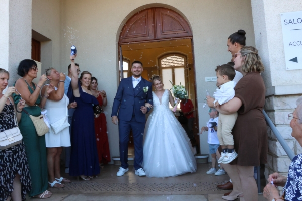 Florent Leider et Noëlie Girard se sont unis par les liens du mariage en mairie de Châtenoy le Royal.