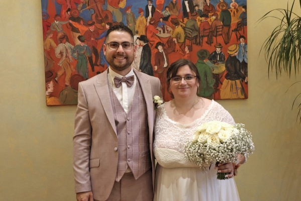 Jonathan et Séverine se sont dit "oui" pour la vie devant Monsieur le maire à la mairie de Châtenoy le Royal.