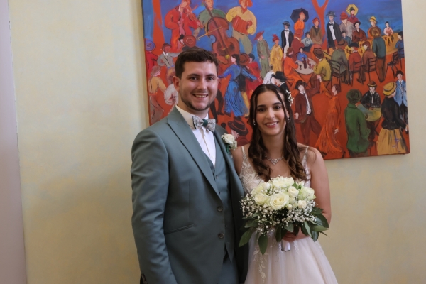 Max et Léna se sont dit "oui" pour la vie devant Monsieur le maire à la mairie de Châtenoy le Royal.
